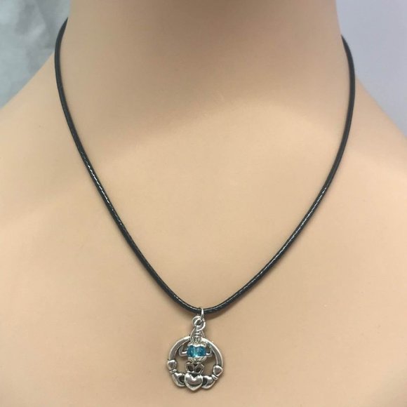 Charmed Claddagh Triquetra Celtic Trinity Knot - Picture 3 of 8